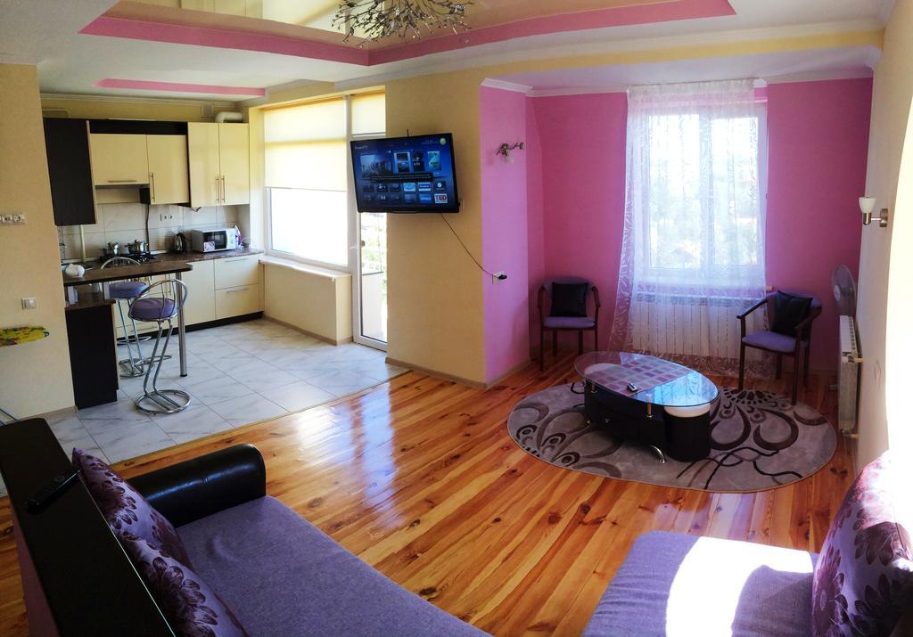 Apartments In The Center Trouskavets Chambre photo